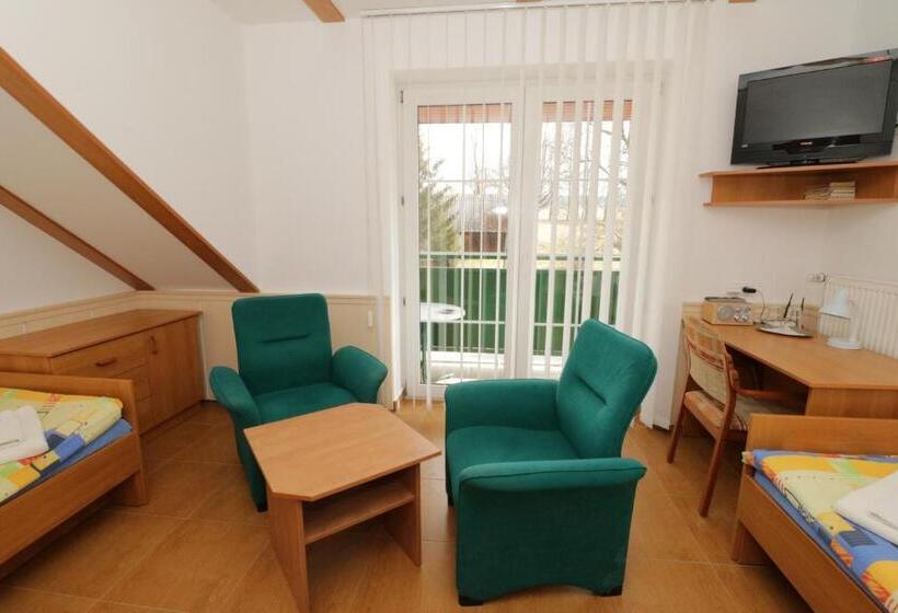 חדר סטנדרט עם מרפסת, Penzion HŮrka