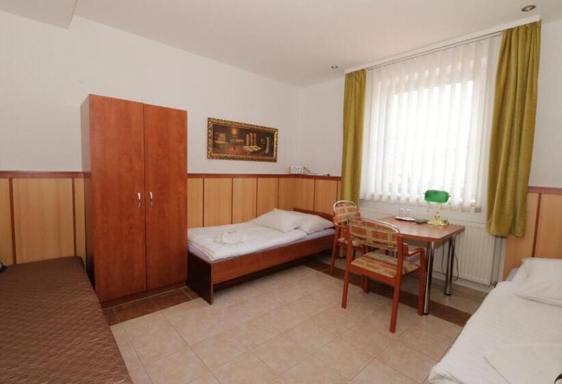 חדר משפחתי חדר אמבטיה משותף, Penzion HŮrka