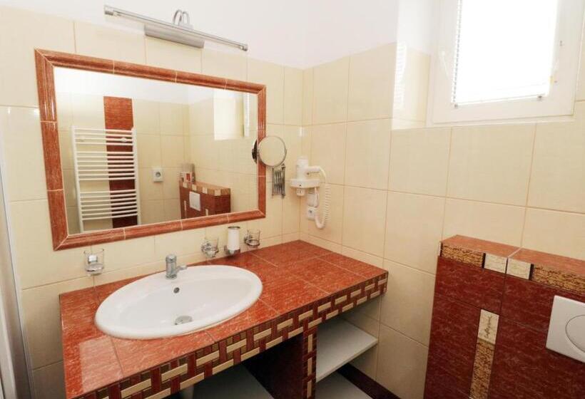 חדר משפחתי חדר אמבטיה משותף, Penzion HŮrka