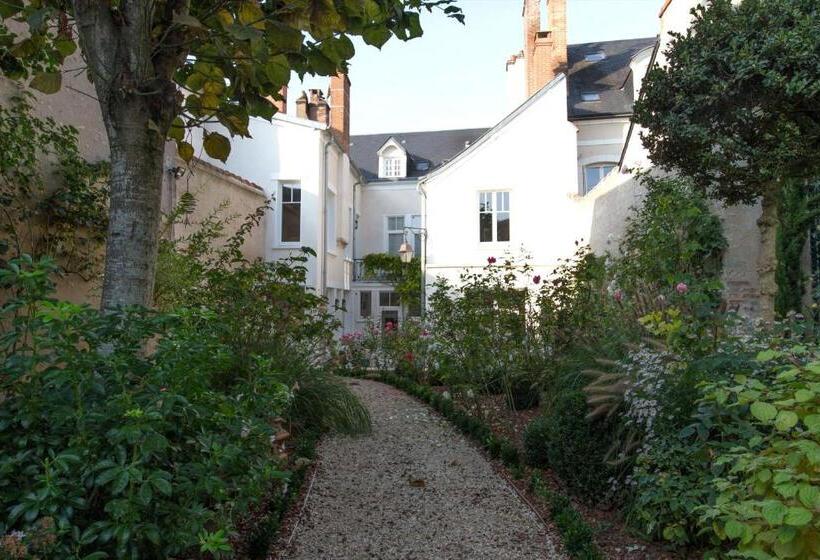 스탠다드 룸, Room In Guest Room   This 10th Century Home Sits In An Exceptional Setting In The Center Of Orleans