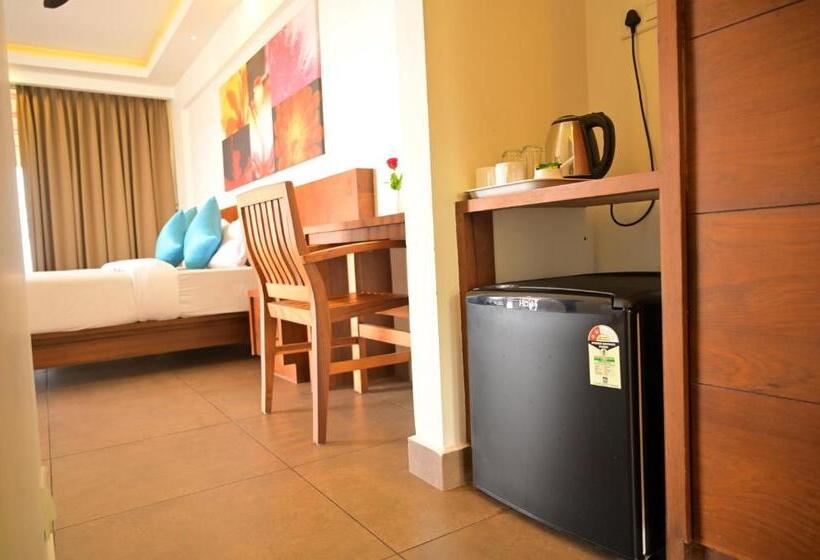 חדר סטנדרט נוף לבריכה, Aadisaktthi Leisure Resort, Kovalam