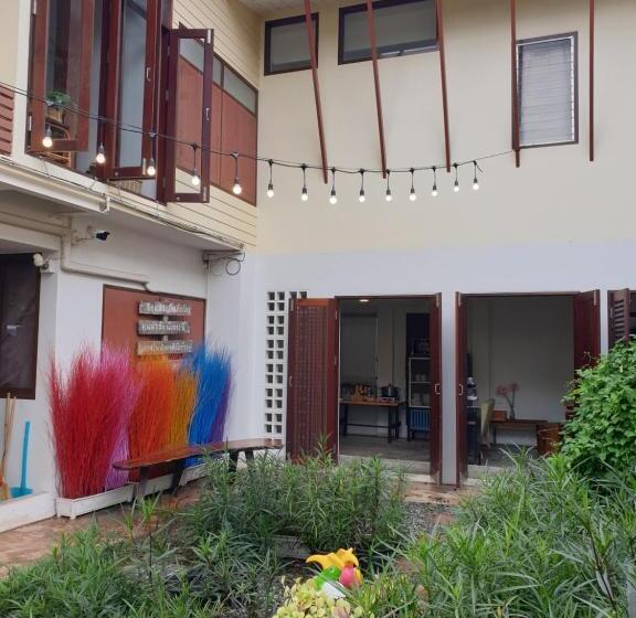 Дом 4 Спальни, ฮักเคียงโขง Hug Khieng Khong Nongkhai Hostel