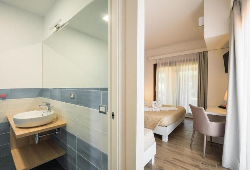 Номер Стандарт Трехместный, Relais Del Borgo  Domo
