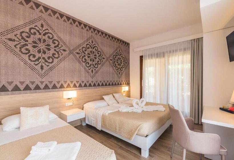 חדר סטנדרט לשלושה, Relais Del Borgo  Domo