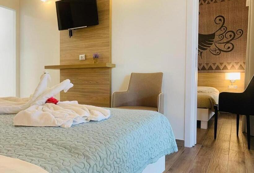 חדר משפחתי, Relais Del Borgo  Domo