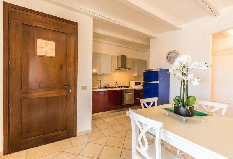Апартаменты 2 Спальни, Relais Del Borgo  Domo
