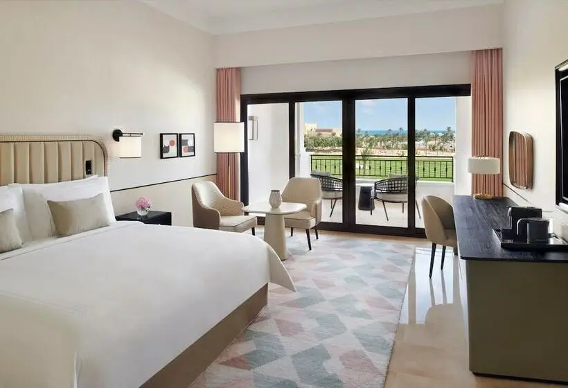 اتاق لوکس, Address Marassi Golf Resort