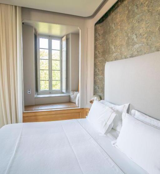 Студио Стандарт Вид на Сад, Chateau De Ferrand