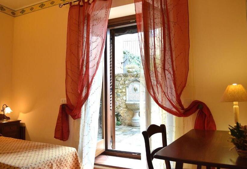 חדר סטנדרט לשלושה, Il Castello