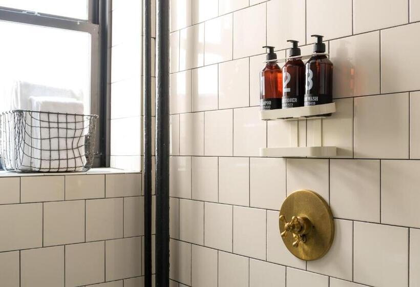 带2个双人床的标准工作室, Ace Hotel New York