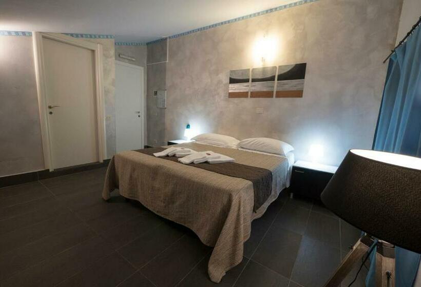 חדר סטנדרט לשלושה, Albergo Serena