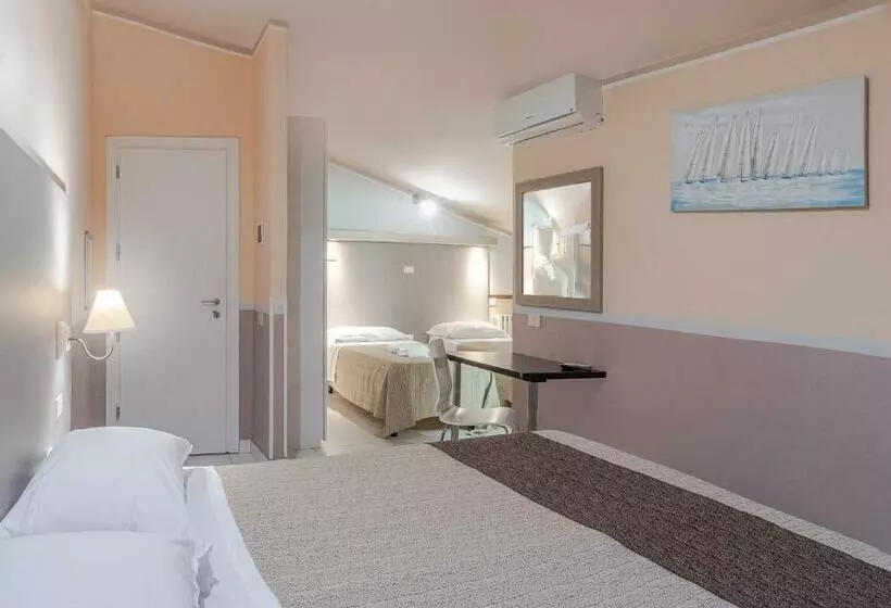 Standard Kolmen Hengen Huone, Albergo Serena