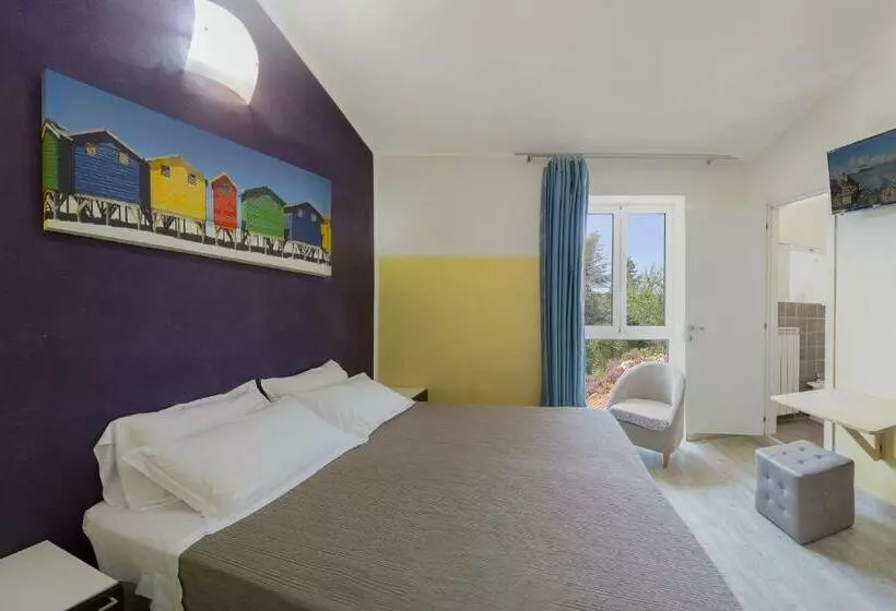 Standard Kolmen Hengen Huone, Albergo Serena