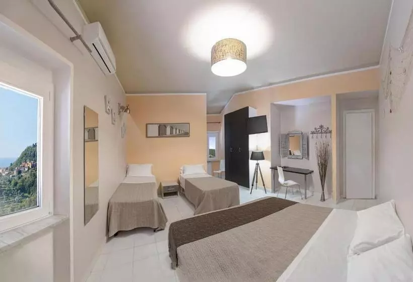 Standard Neljän Hengen Huone, Albergo Serena