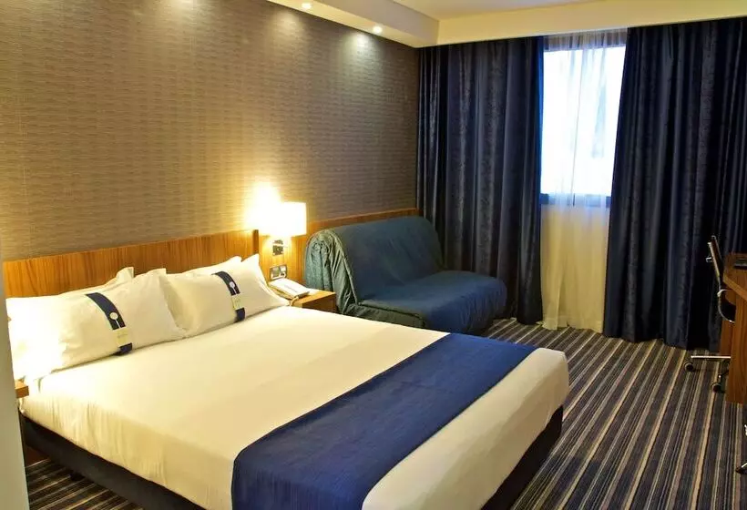اتاق استاندارد, Holiday Inn Express Campo De Gibraltar Barrios, An Ihg
