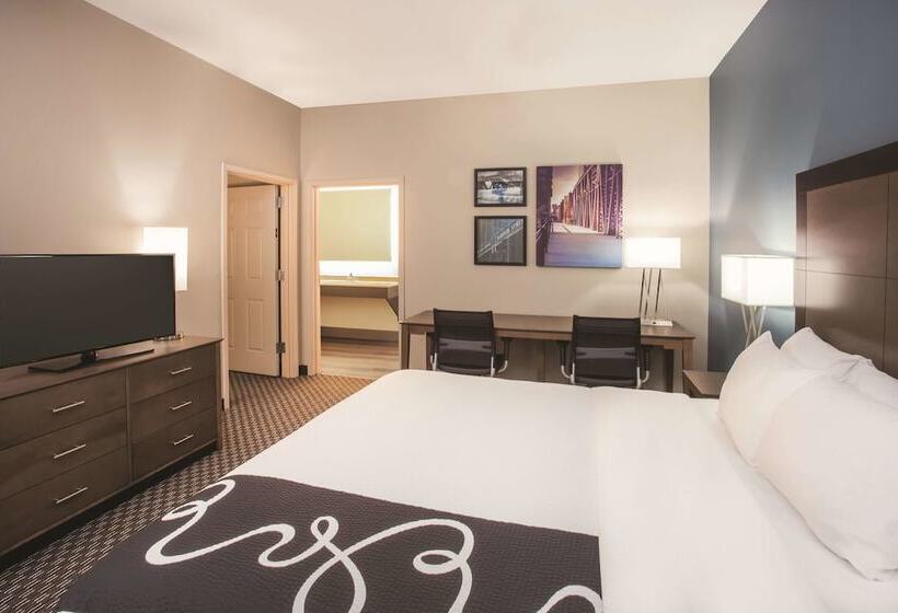 Suite, La Quinta By Wyndham Chicago Downtown