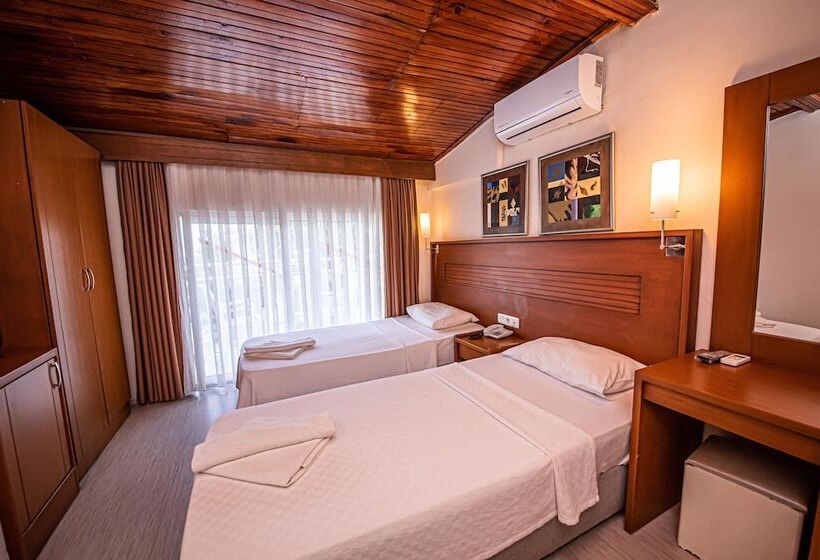 غرفة قياسية, Makri Beach