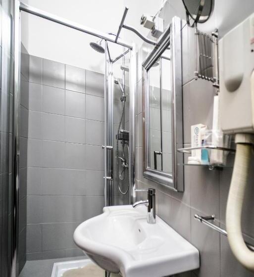 اتاق استاندارد, Merulana Star