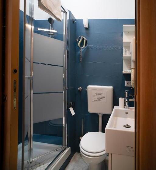 اتاق استاندارد سه نفره, Merulana Star