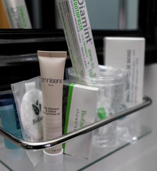 اتاق استاندارد چهار تخته, Merulana Star