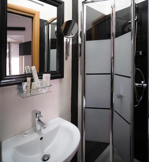 اتاق استاندارد چهار تخته, Merulana Star