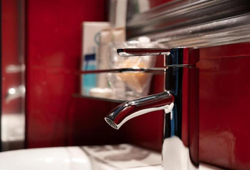 اتاق اکونومی, Merulana Star