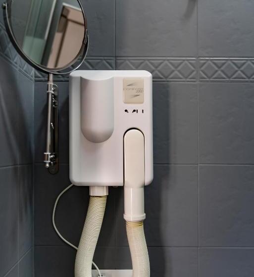 اتاق اکونومی, Merulana Star