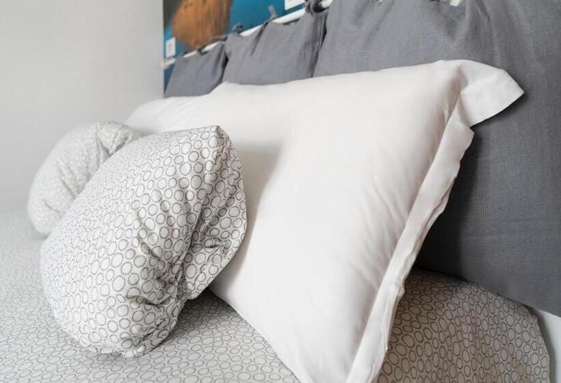 اتاق اکونومی, Merulana Star