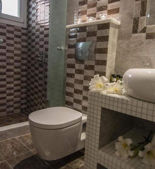 수피리어 스튜디오, Polydefkis