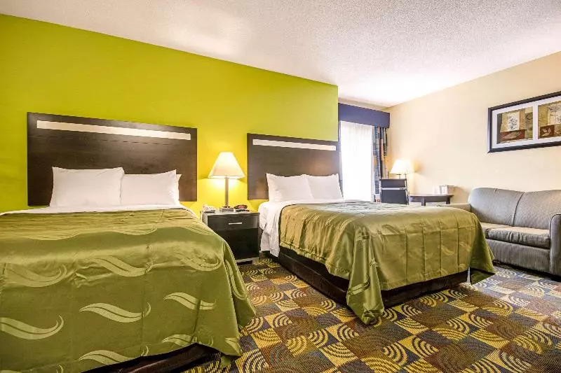 スタンダードルーム, Quality Inn & Suites Glenmont  Albany South