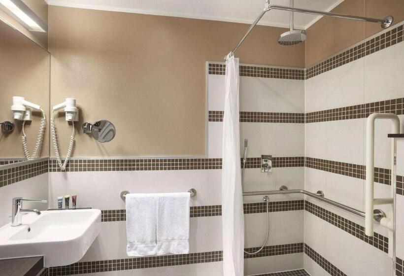 استودیوی استاندارد, Ramada Plaza by Wyndham Milano