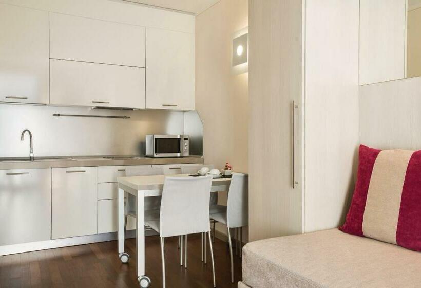 استودیوی استاندارد, Ramada Plaza by Wyndham Milano