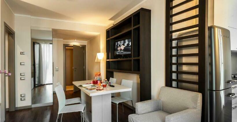 آپارتمان 2 خوابه با بالکن, Ramada Plaza by Wyndham Milano