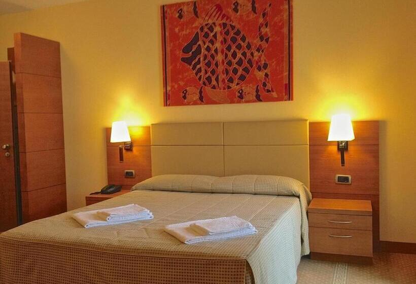 جناح جونيور, Relais San Giusto