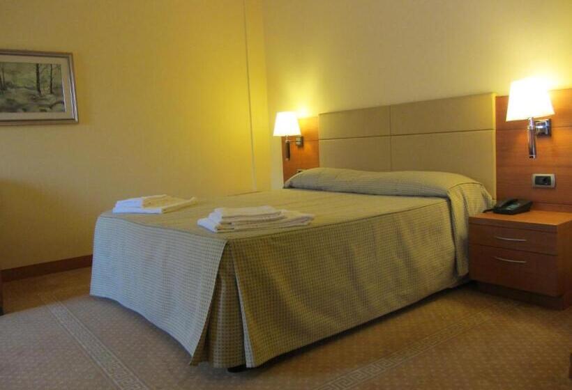 جناح جونيور, Relais San Giusto