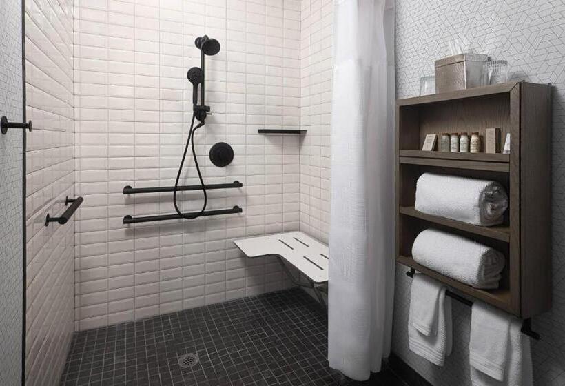 غرفة قياسية سرير كينج لذوى الإحتياجات الخاصة, Renaissance Fort Lauderdale West