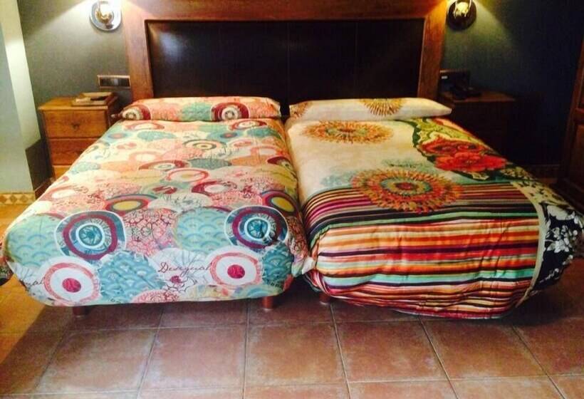 スタンダードルーム, Con Encanto La Façana