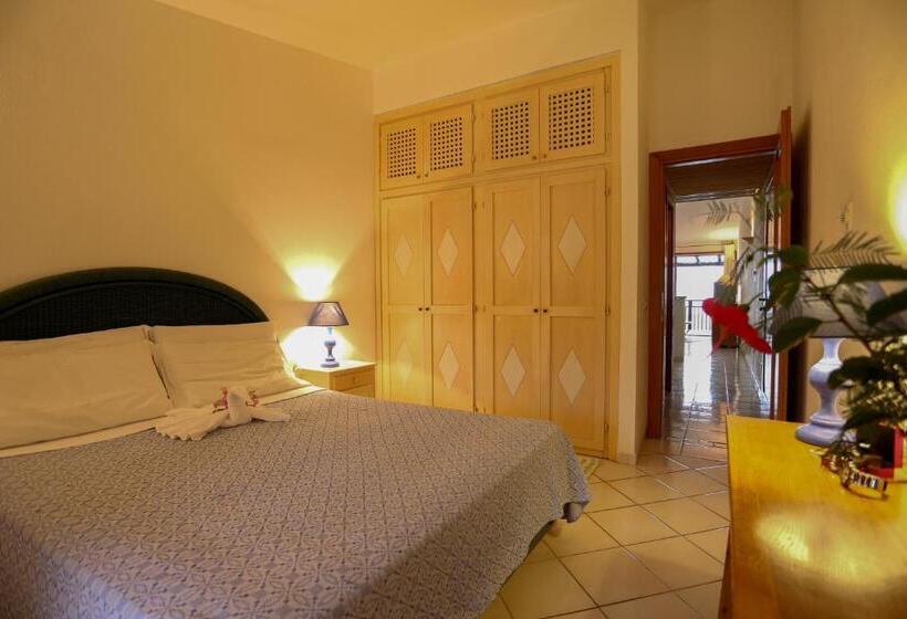 جناح عائلي, Sporting Hotel Tanca Manna