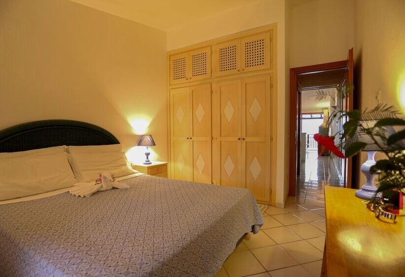 جناح مطلّ علي البحر, Sporting Hotel Tanca Manna