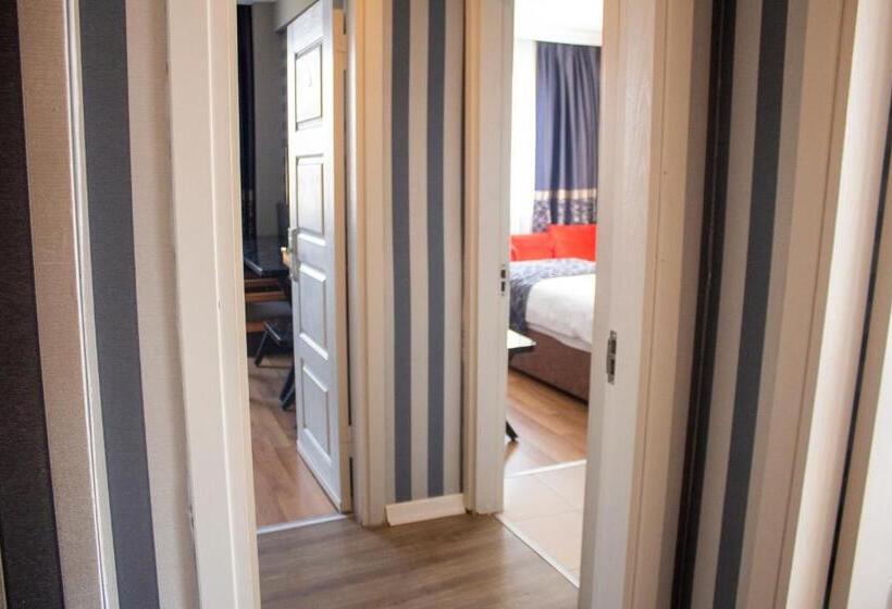 اتاق خانوادگی, Star City