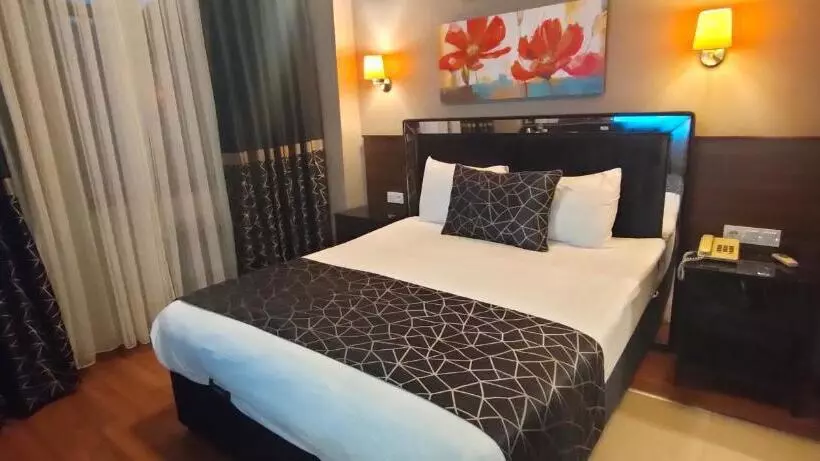 اتاق استاندارد یک نفره, Star City