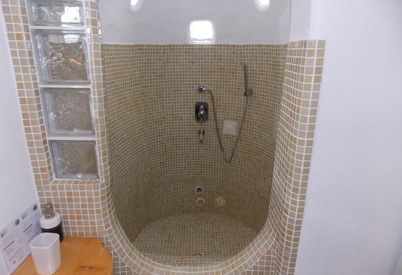 带花园景观的标准工作室, Studios & Suites Rania