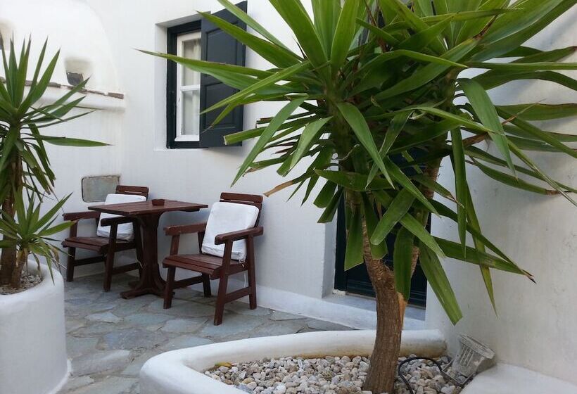 带花园景观的标准工作室, Studios & Suites Rania