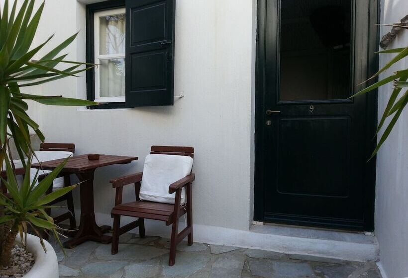 带花园景观的标准工作室, Studios & Suites Rania