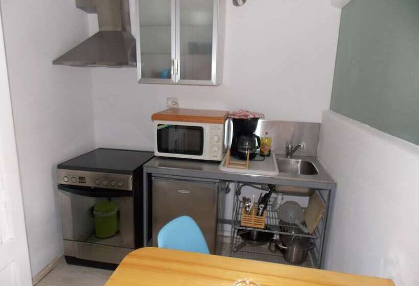 סטודיו סטנדרטי נוף לגינה, Studios & Suites Rania