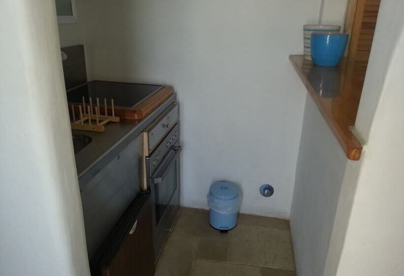 带花园景观的标准工作室, Studios & Suites Rania