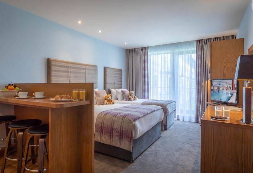 패밀리 스위트, The Connacht