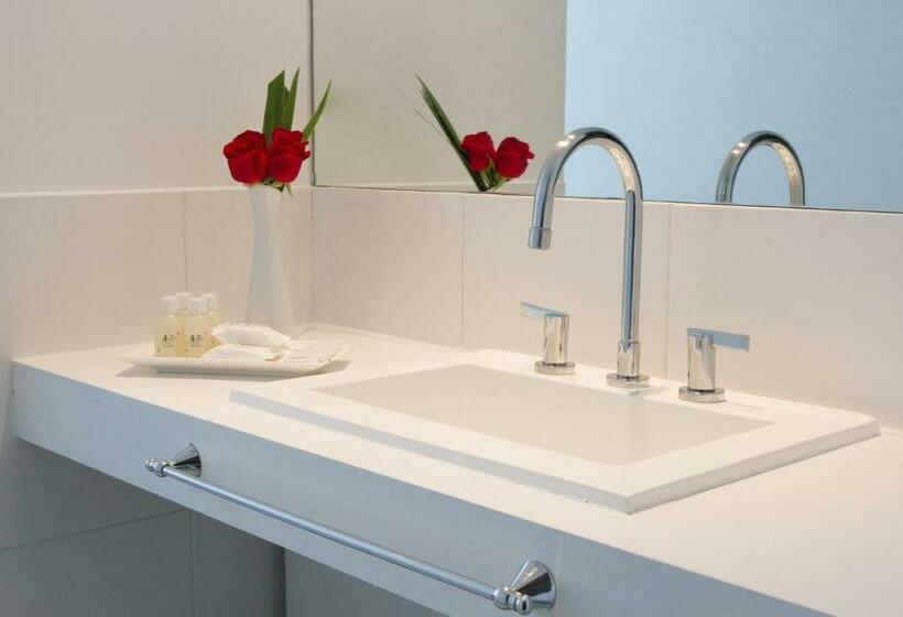 اتاق استاندارد چهار تخته, Believe Madero