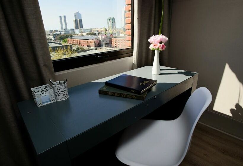 اتاق لوکس, Believe Madero