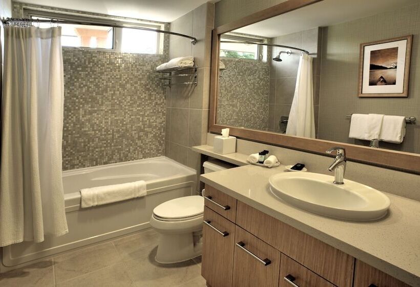 Standard studio with lake view, Watermark Beach Resort